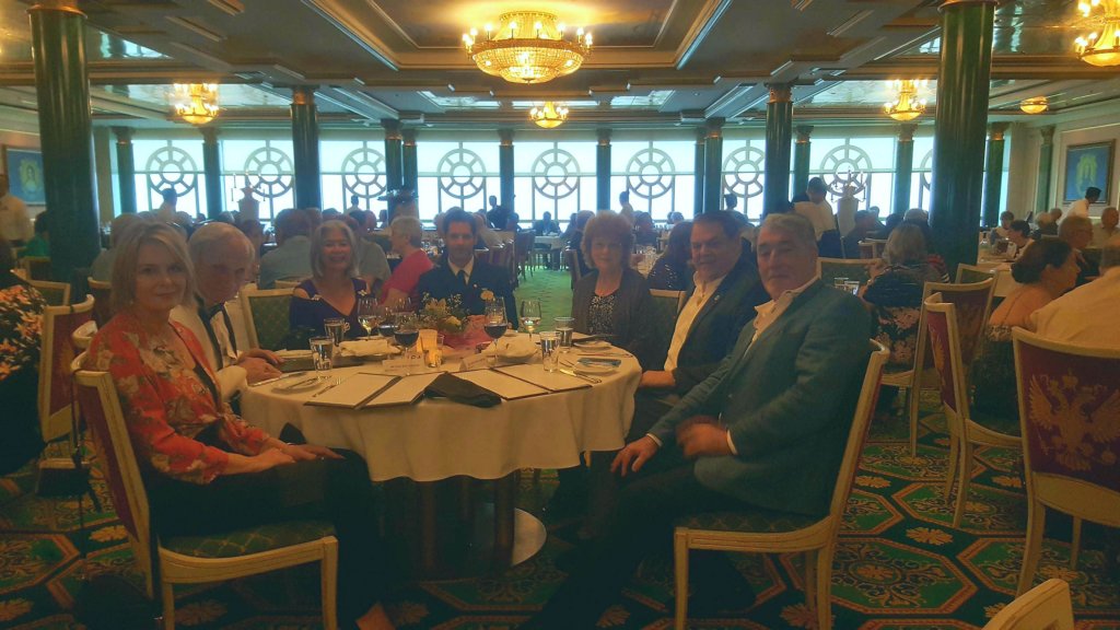 dinnerwiththestaffcaptain3.jpg